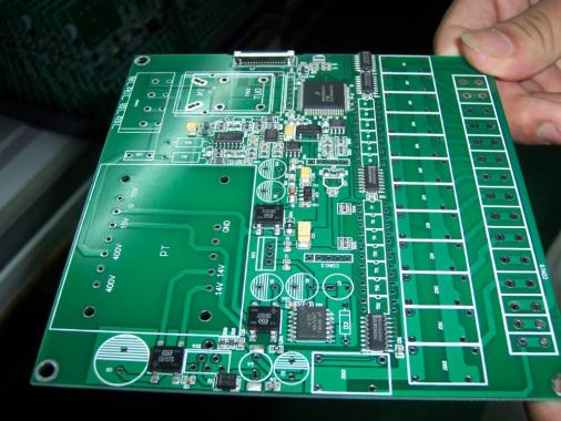 CIRCUITS ÉLECTRONIQUES (PCBA)